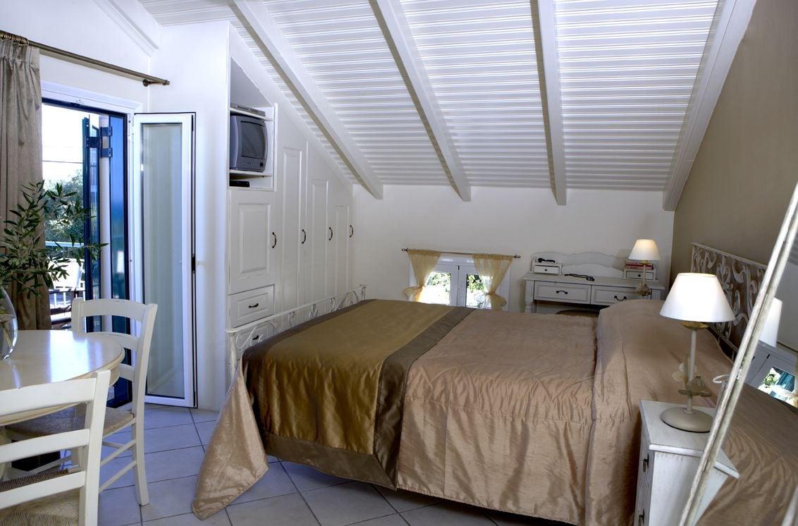 Dafnoudi Hotel Apartments Antipata  Extérieur photo