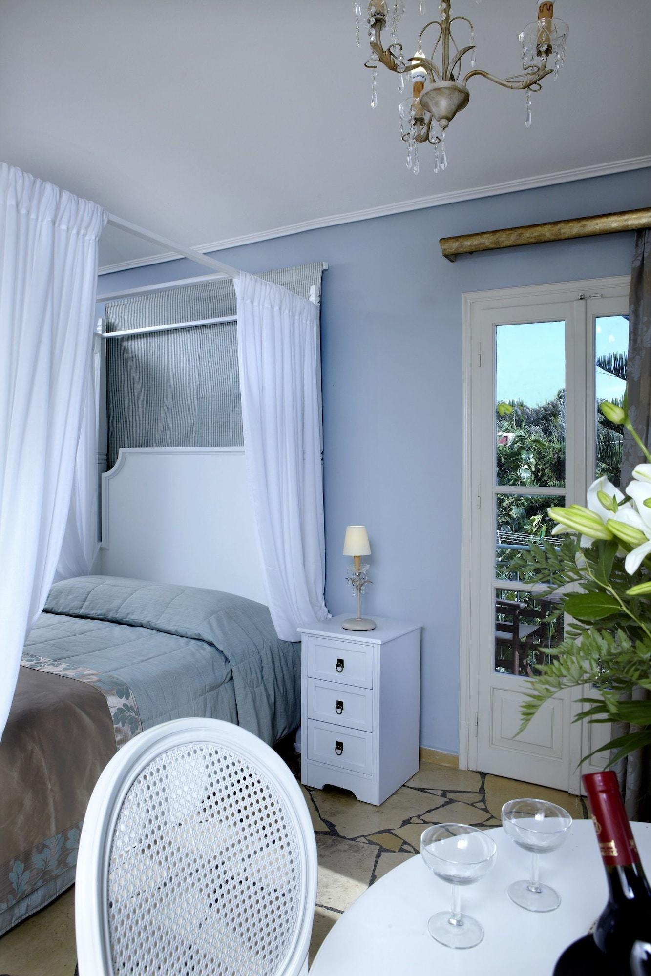 Dafnoudi Hotel Apartments Antipata  Extérieur photo