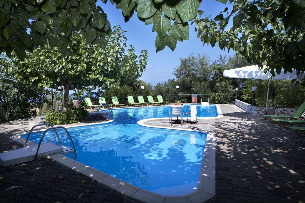 Dafnoudi Hotel Apartments Antipata  Extérieur photo
