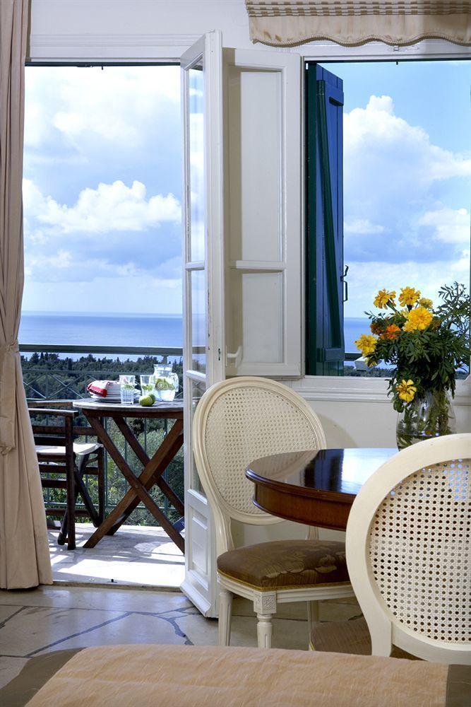 Dafnoudi Hotel Apartments Antipata  Extérieur photo