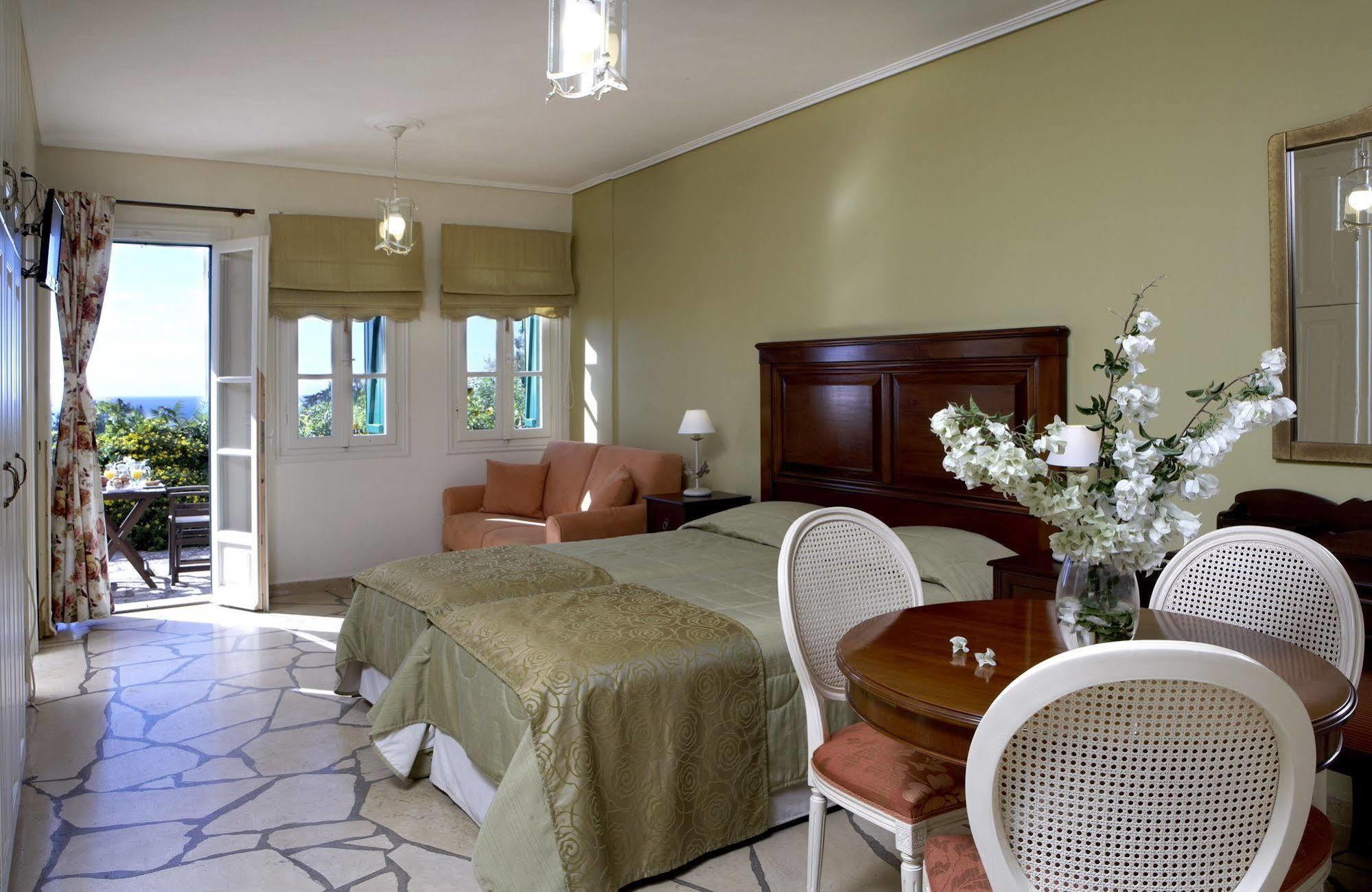 Dafnoudi Hotel Apartments Antipata  Extérieur photo