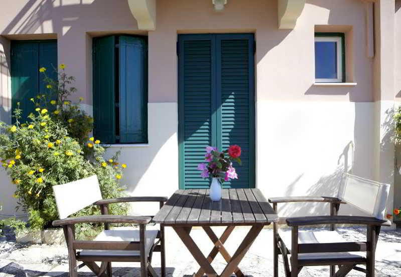 Dafnoudi Hotel Apartments Antipata  Extérieur photo